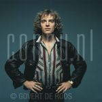 01-11-1979 Peter Frampton at studio in Amsterdam, The Netherlands.

[keywords]Posed, Half Length, Eyecontact[/keywords]